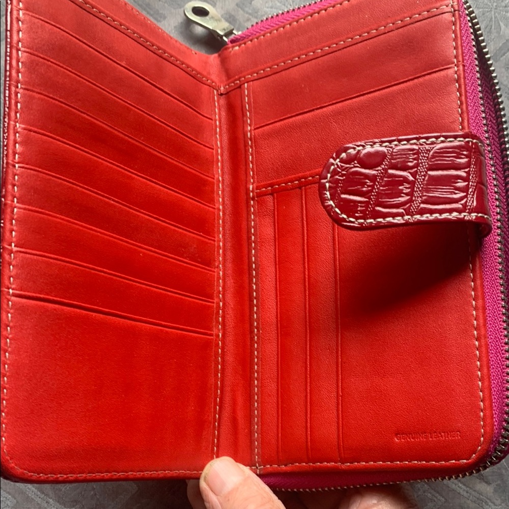 Elegant Red Crocodile-type Embossed Women's Wallet - Picture 3 of 6